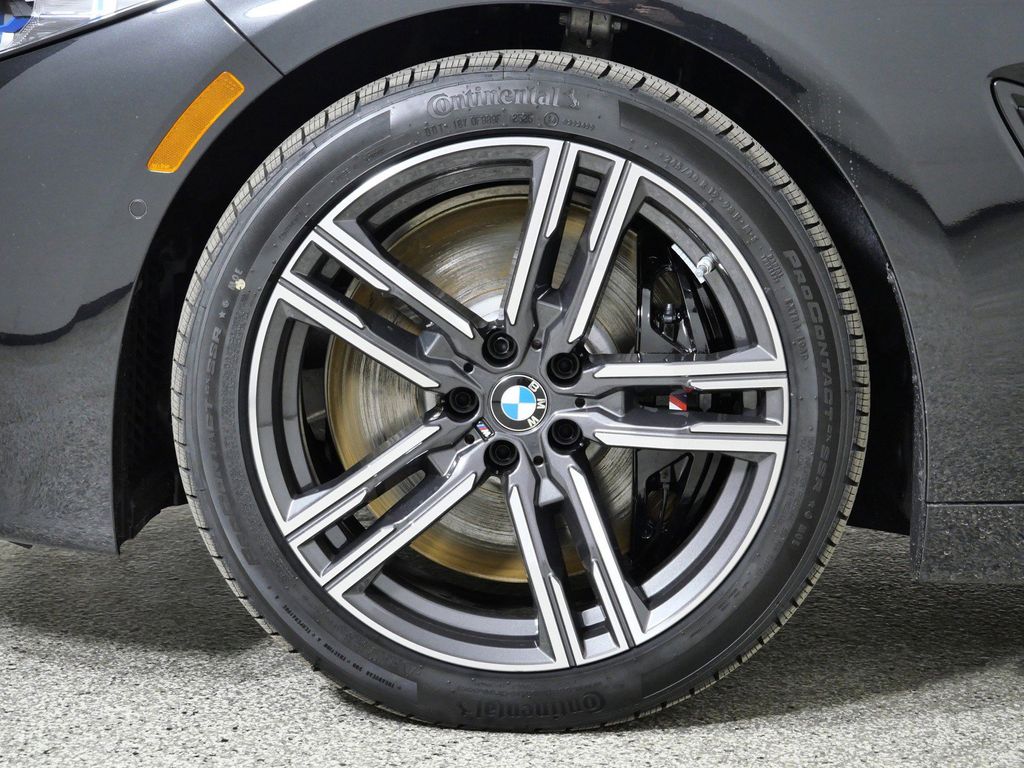 Thumbnail: 2026 BMW 8 Series - 18