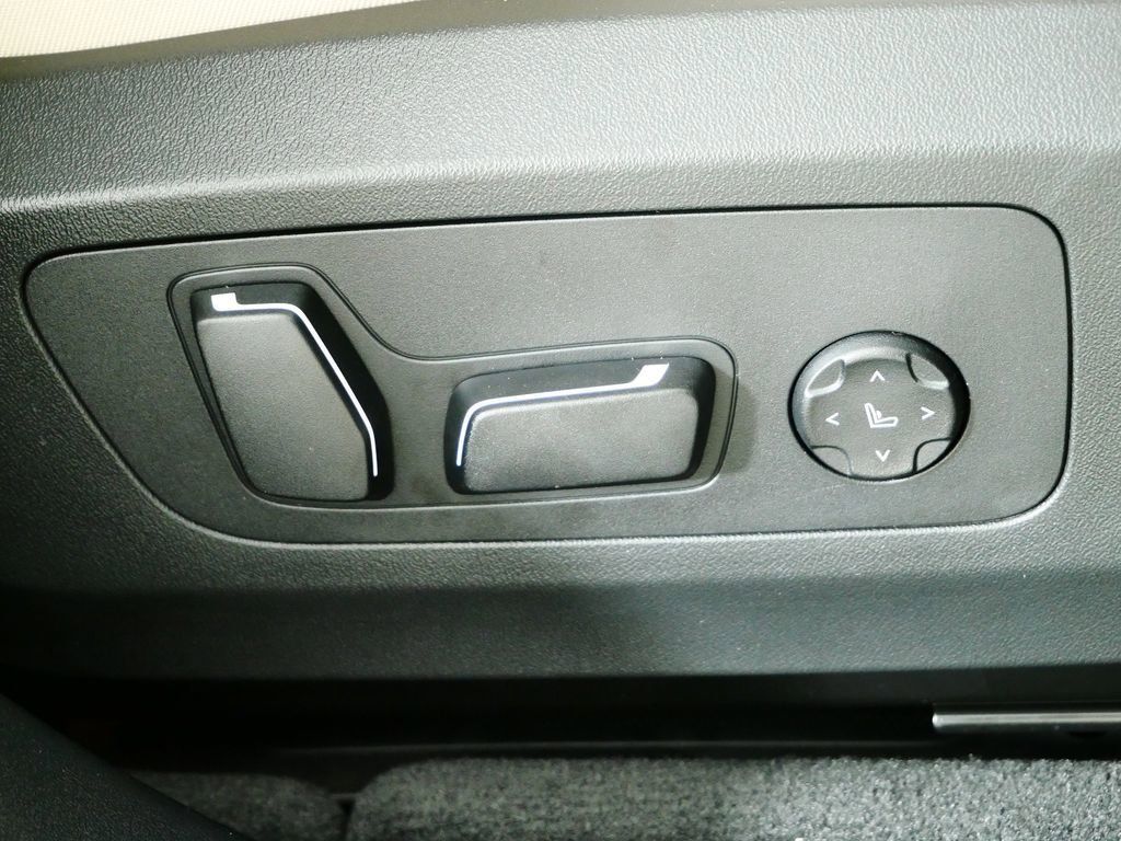 Thumbnail: 2025 BMW X3 - 25