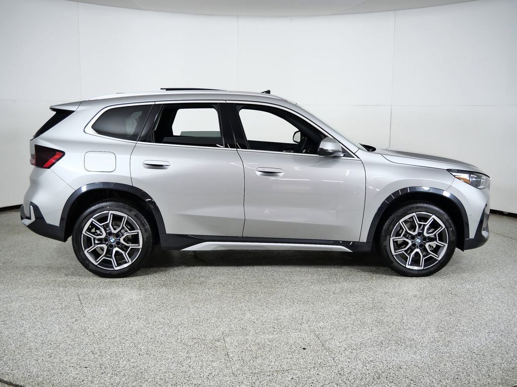 Thumbnail: 2026 BMW X1 - 10