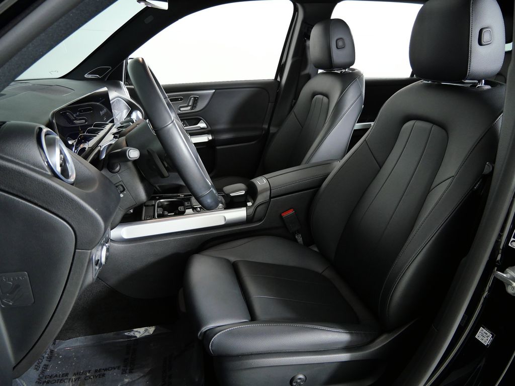 Thumbnail: 2022 Mercedes-Benz EQB - 35