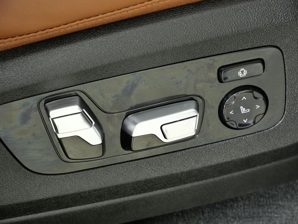 Thumbnail: 2022 BMW X7 - 27