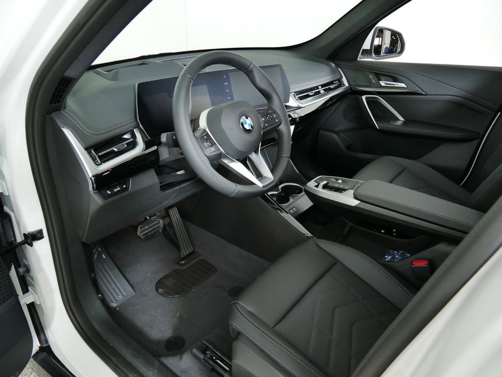 Thumbnail: 2025 BMW X1 - 32