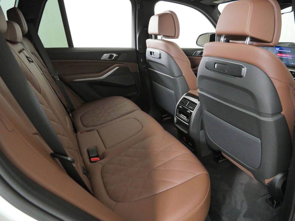 Thumbnail: 2025 BMW X5 - 30