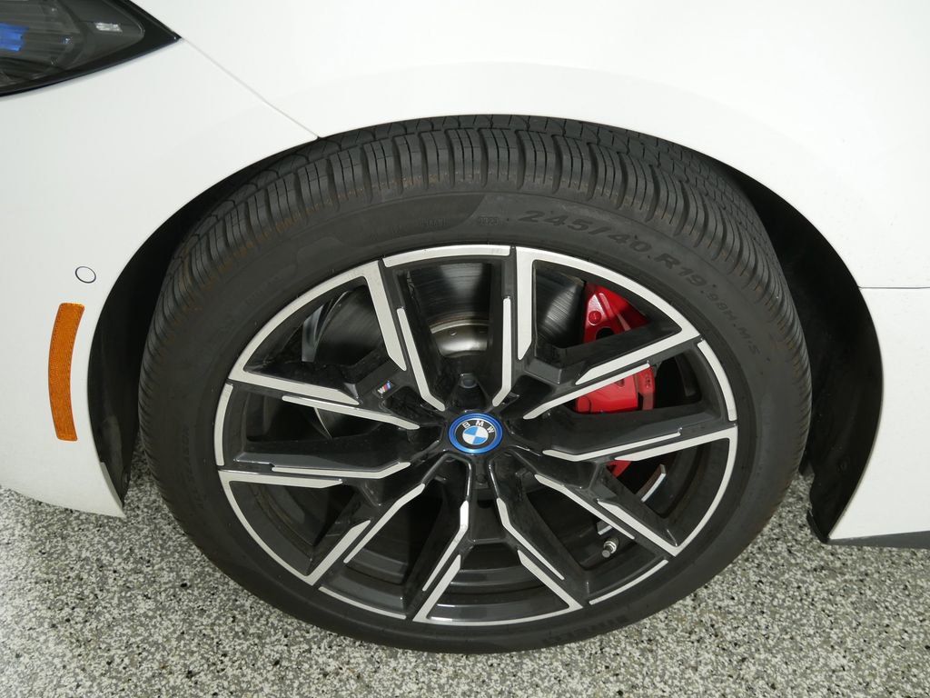 Thumbnail: 2024 BMW i4 - 20