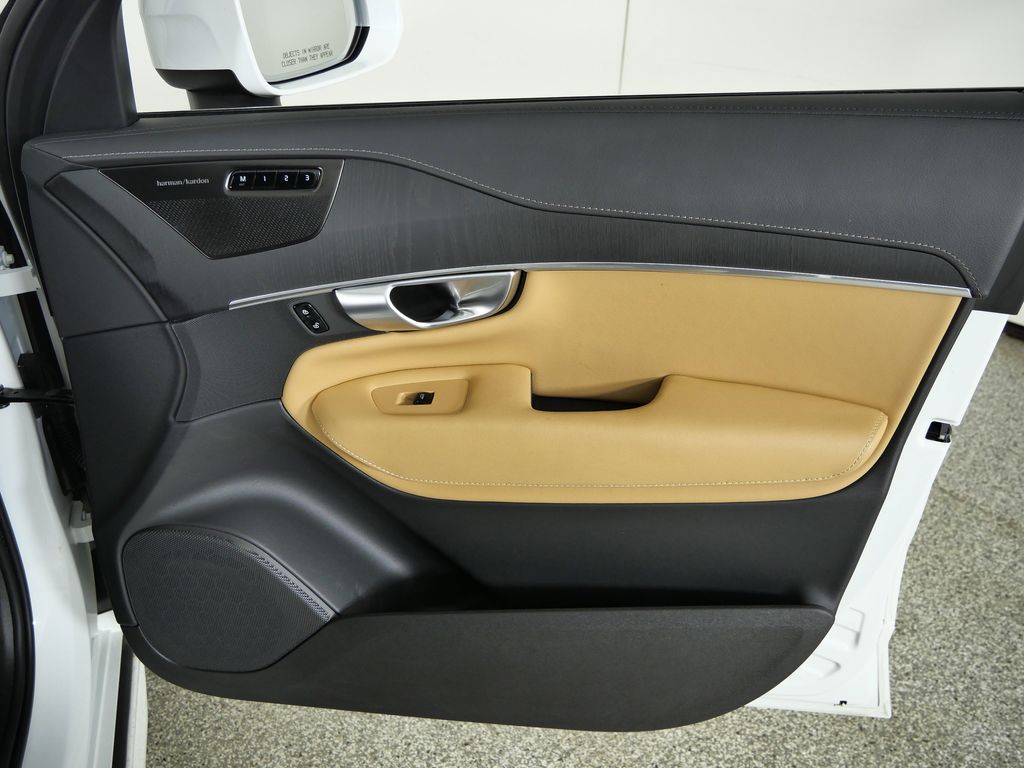 Thumbnail: 2024 Volvo XC90 - 20