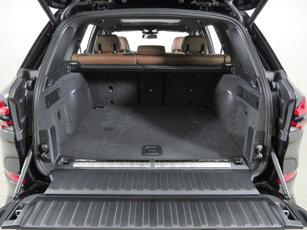 Thumbnail: 2026 BMW X5 - 28