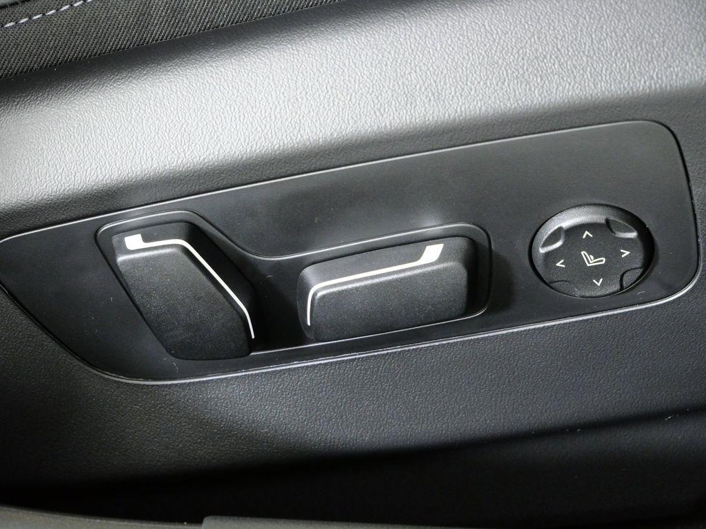 Thumbnail: 2026 BMW 5 Series - 23