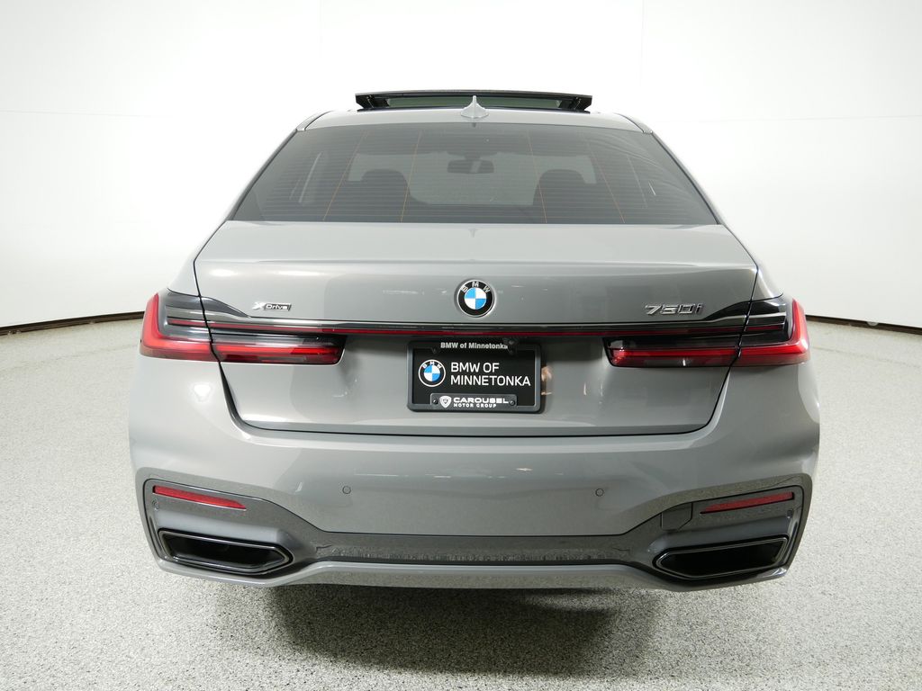 2022 BMW 7 Series 750i xDrive 11