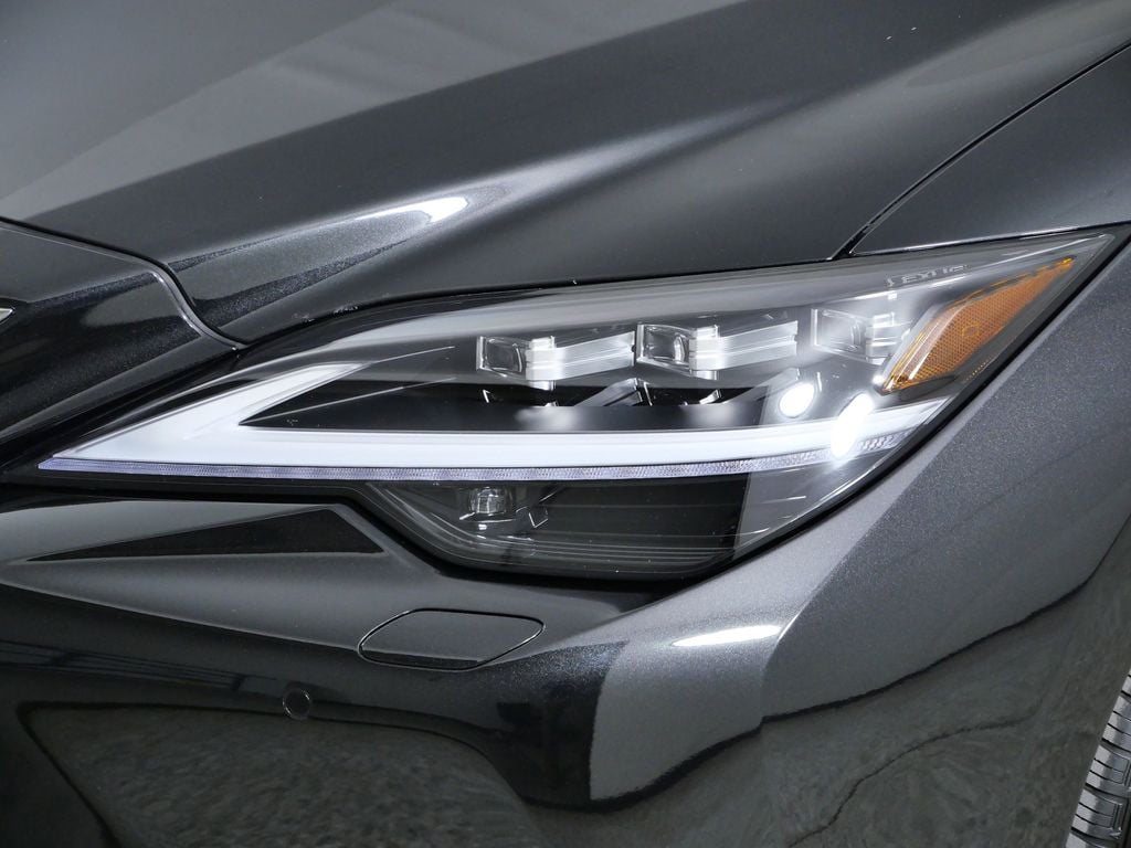 Thumbnail: 2024 Lexus LS - 4