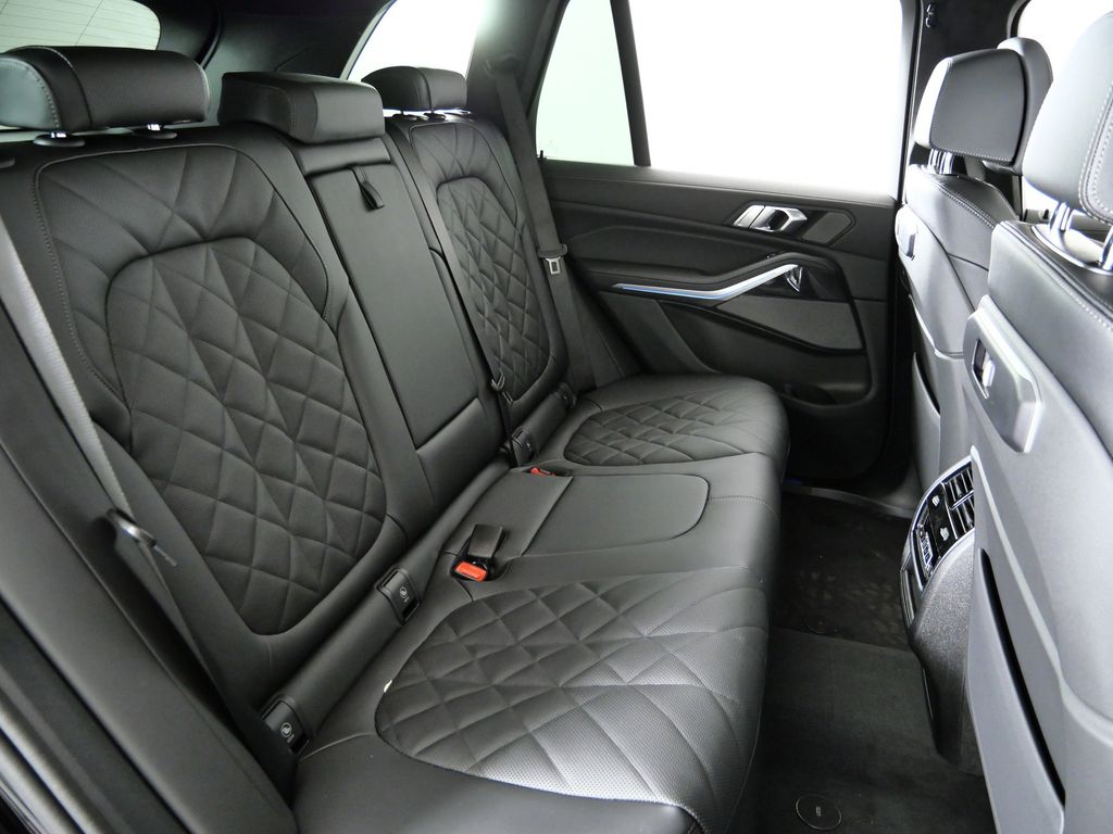 Thumbnail: 2026 BMW X5 - 27