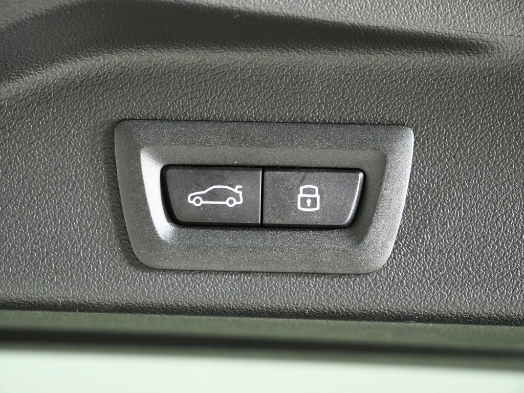 Thumbnail: 2026 BMW X5 - 30