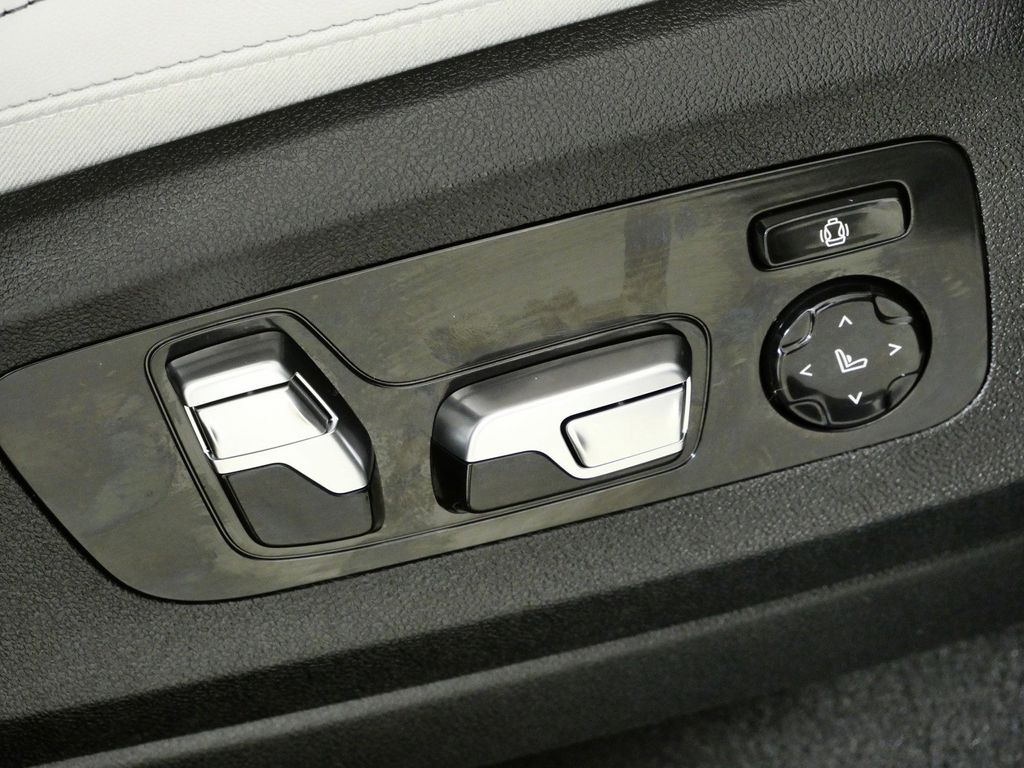 Thumbnail: 2026 BMW X5 - 22