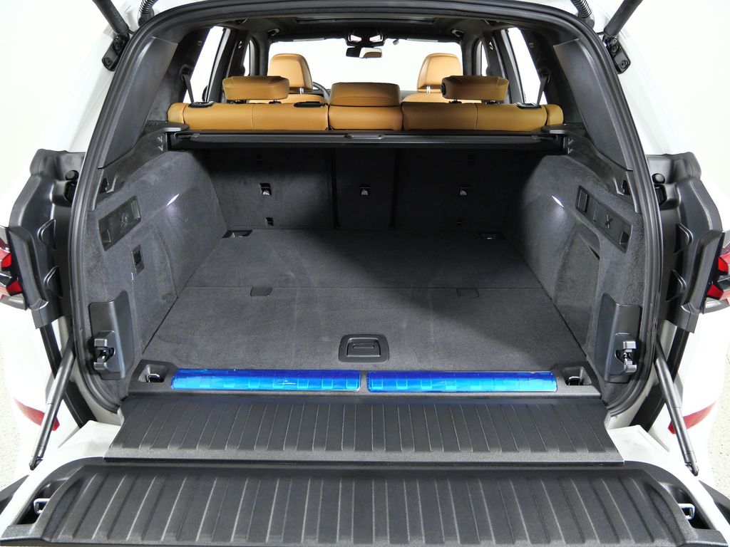 Thumbnail: 2026 BMW X5 - 28