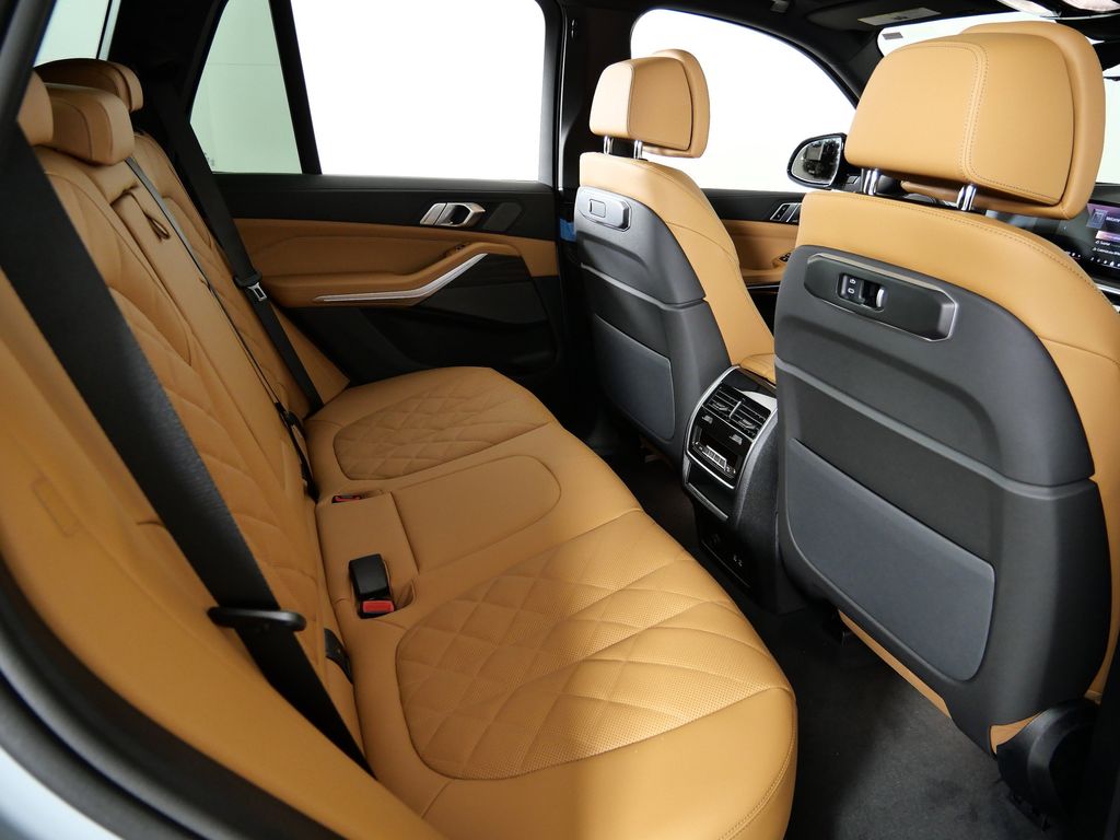 Thumbnail: 2026 BMW X5 - 26