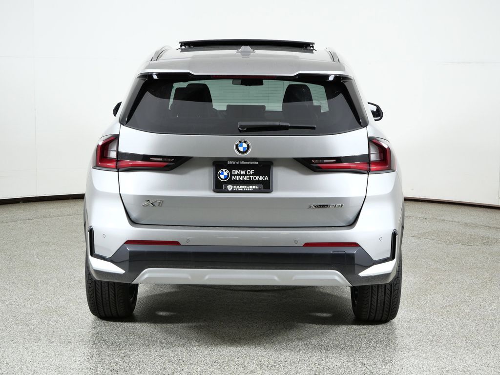 Thumbnail: 2026 BMW X1 - 10