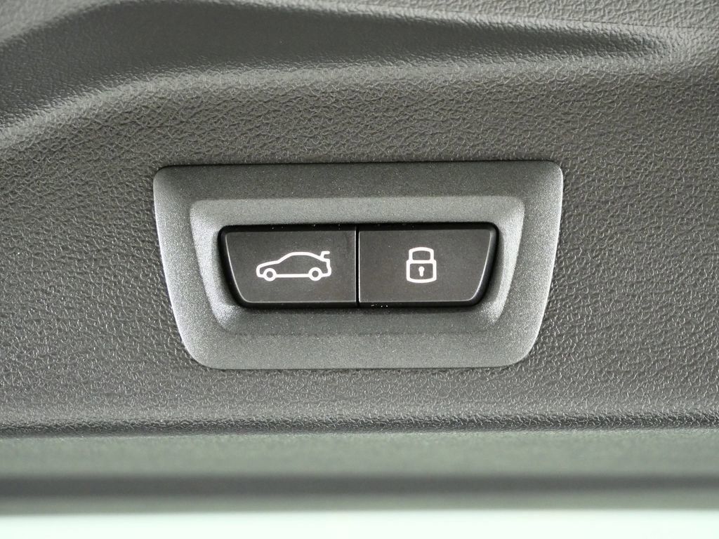 Thumbnail: 2026 BMW X5 - 32