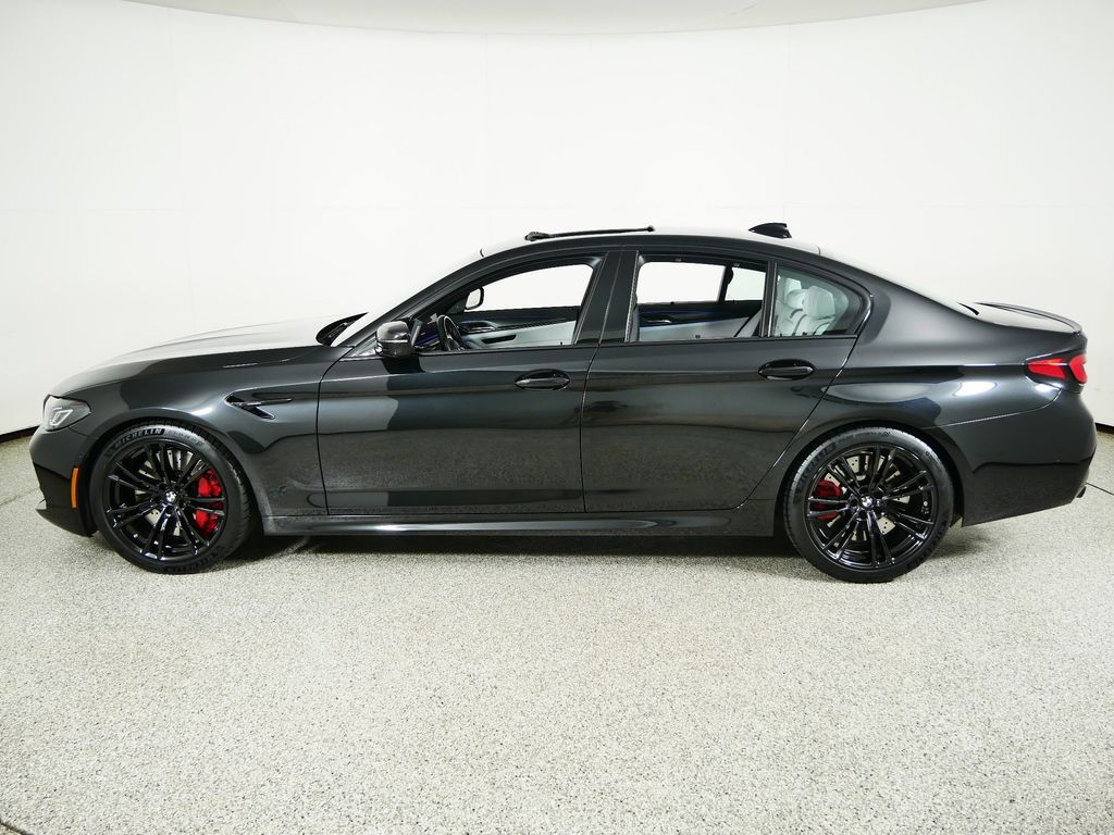 Thumbnail: 2023 BMW M5 - 15