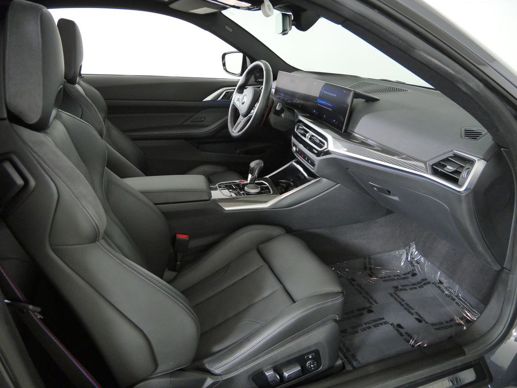Thumbnail: 2024 BMW M4 - 20