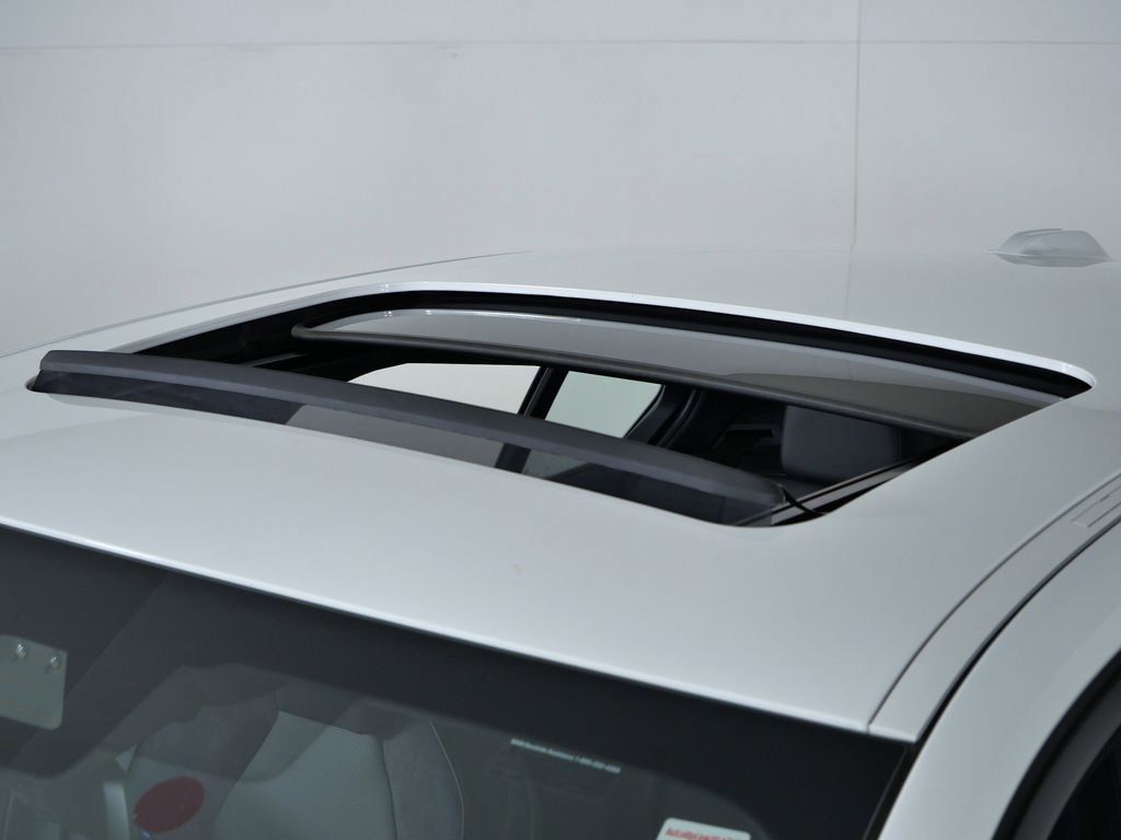 Thumbnail: 2026 BMW i5 - 20