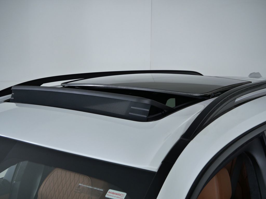 Thumbnail: 2026 BMW X7 - 18