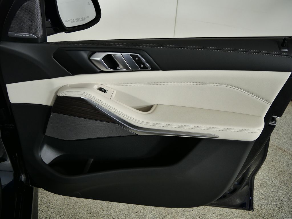 Thumbnail: 2026 BMW X5 - 19