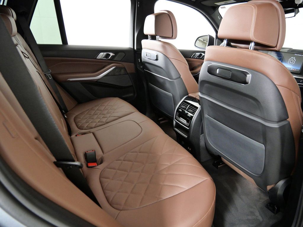 Thumbnail: 2026 BMW X5 - 26