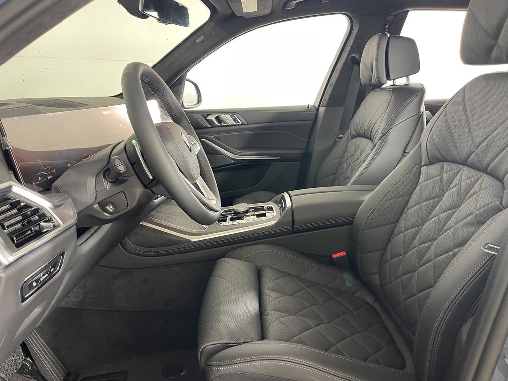 Thumbnail: 2025 BMW X7 - 30