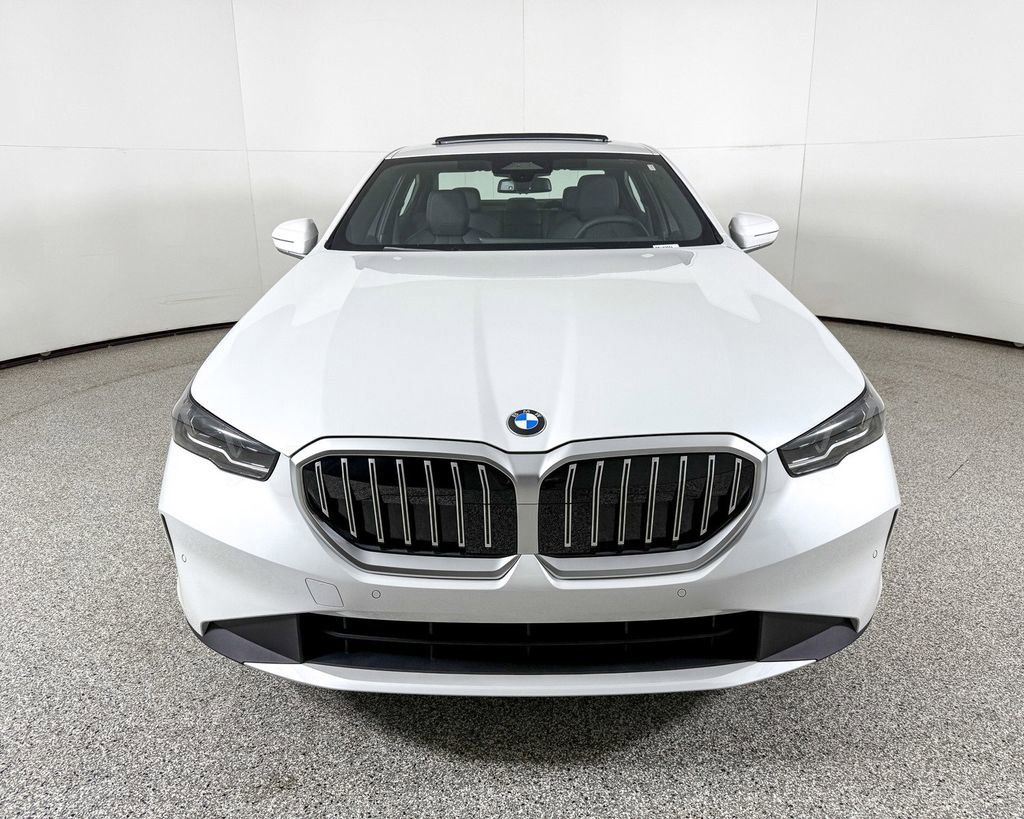 Thumbnail: 2025 BMW 5 Series - 8