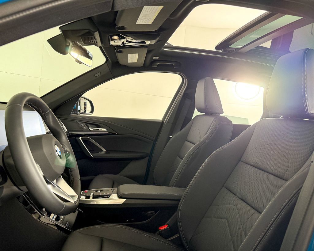 Thumbnail: 2025 BMW X1 - 32