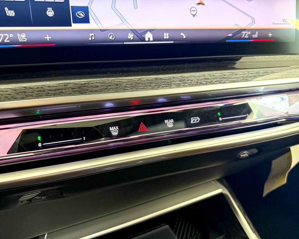 Thumbnail: 2025 BMW 7 Series - 43