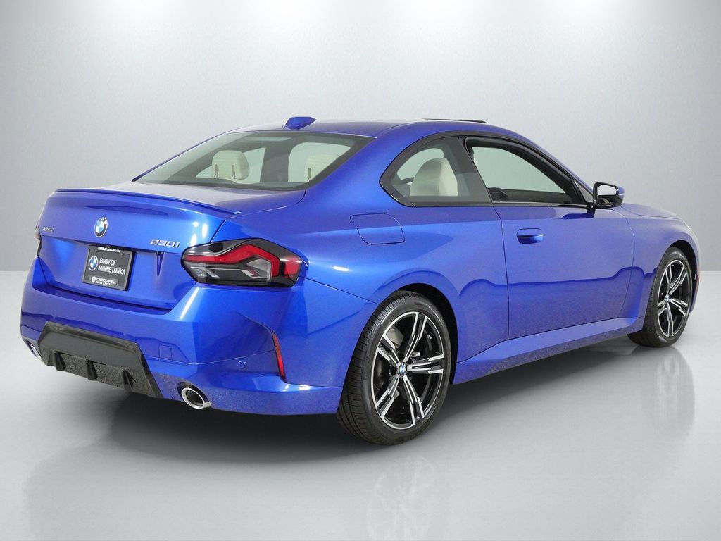 Thumbnail: 2025 BMW 2 Series - 10