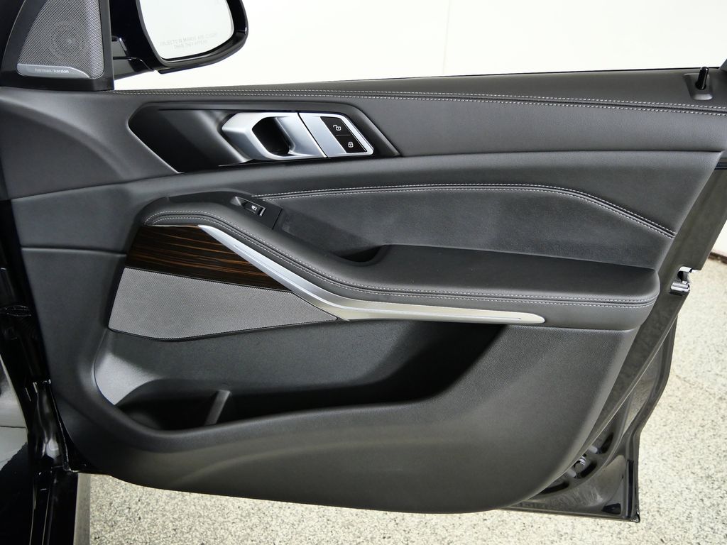 Thumbnail: 2026 BMW X5 - 19