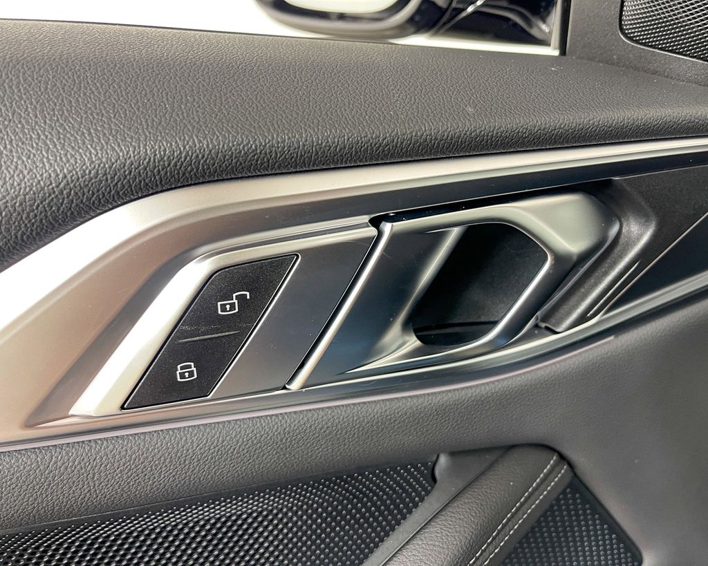 Thumbnail: 2025 BMW 4 Series - 29