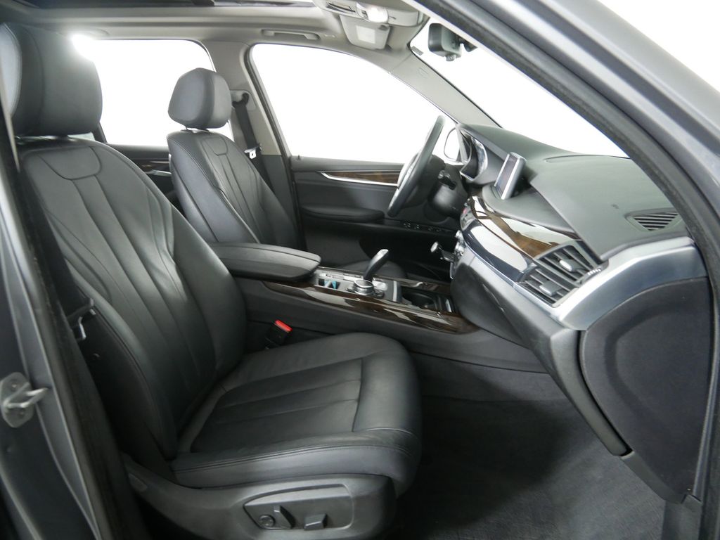 Thumbnail: 2015 BMW X5 - 21