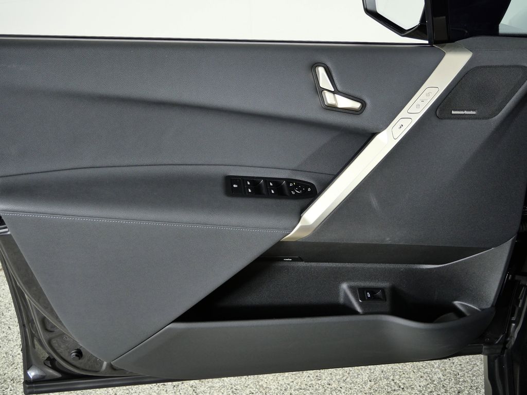 Thumbnail: 2022 BMW iX - 38