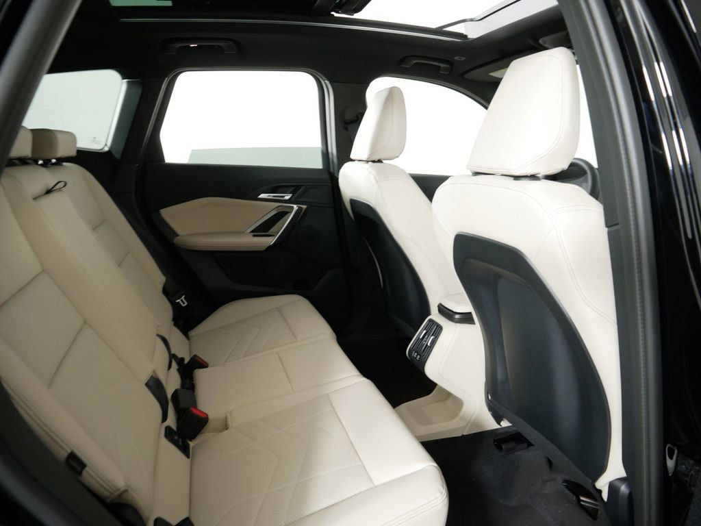 Thumbnail: 2025 BMW X1 - 25