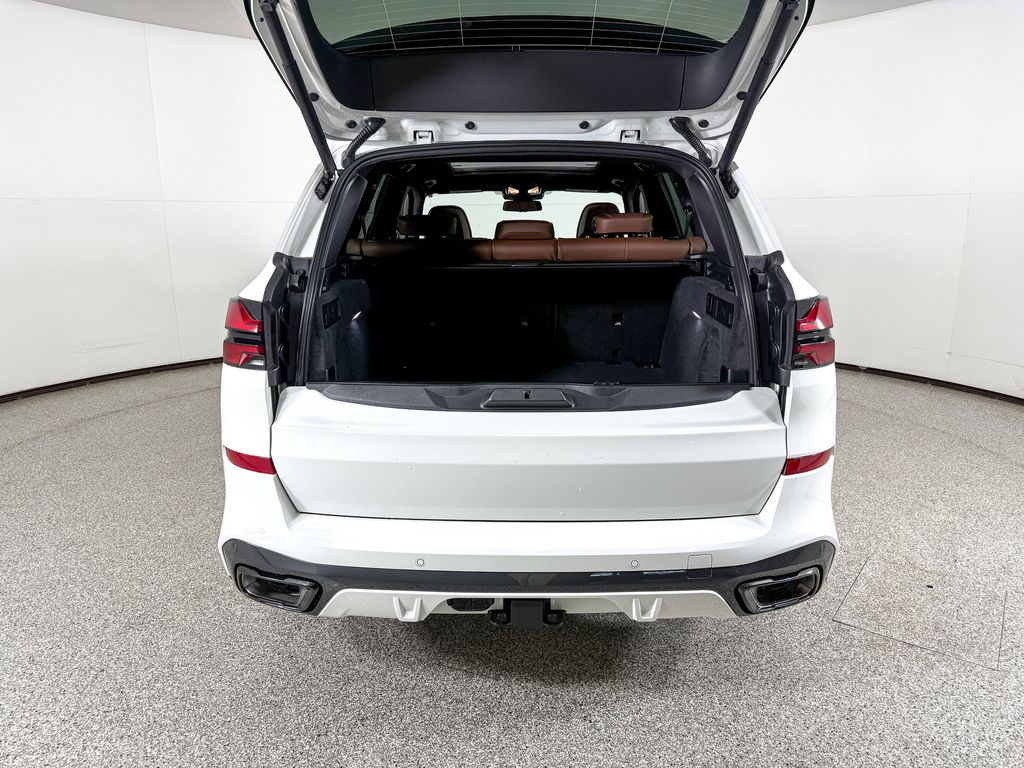 Thumbnail: 2026 BMW X5 - 16
