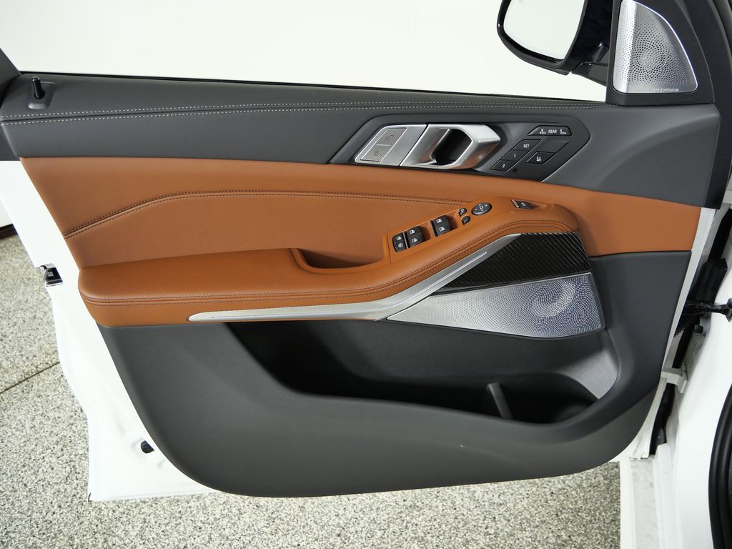 Thumbnail: 2026 BMW X7 - 34