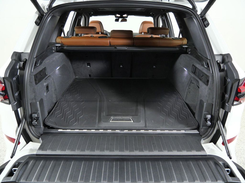 Thumbnail: 2026 BMW X5 - 28