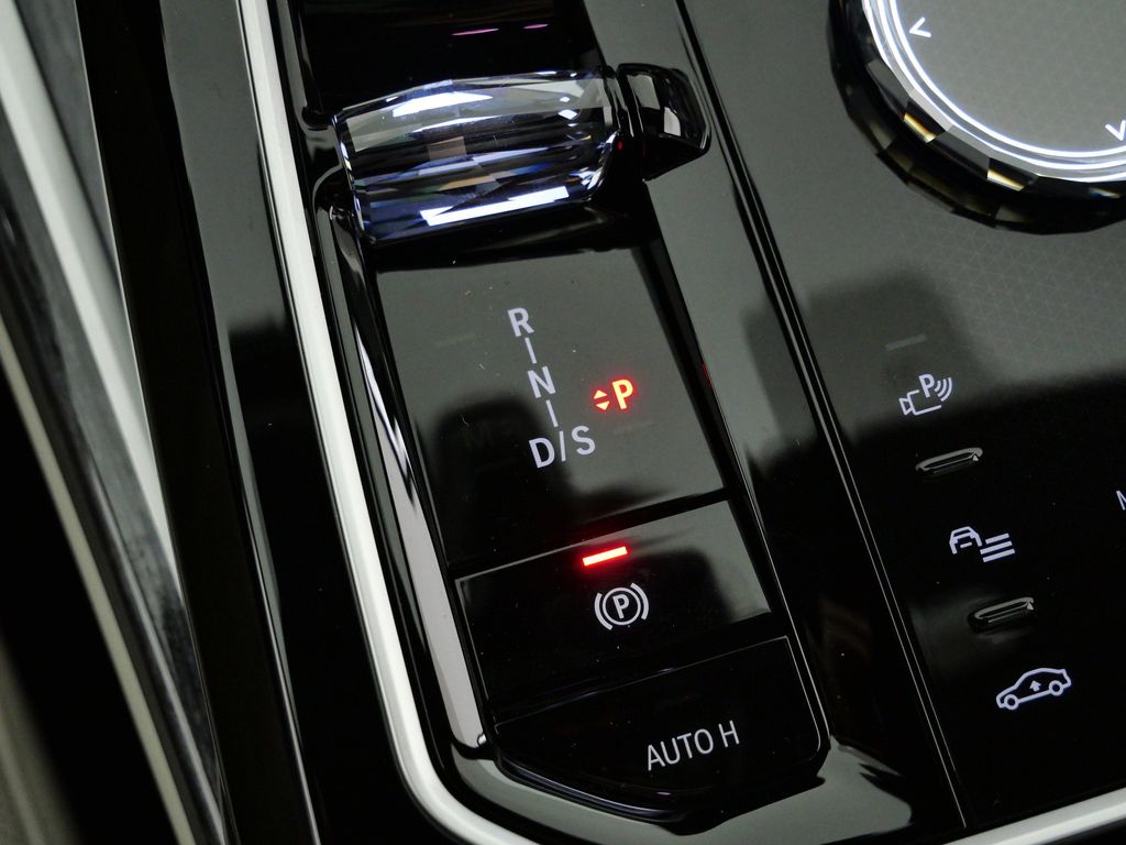 Thumbnail: 2026 BMW 7 Series - 47