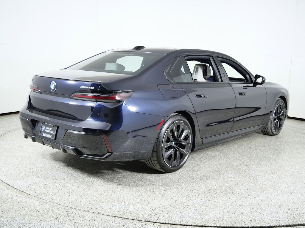 Thumbnail: 2023 BMW i7 - 10