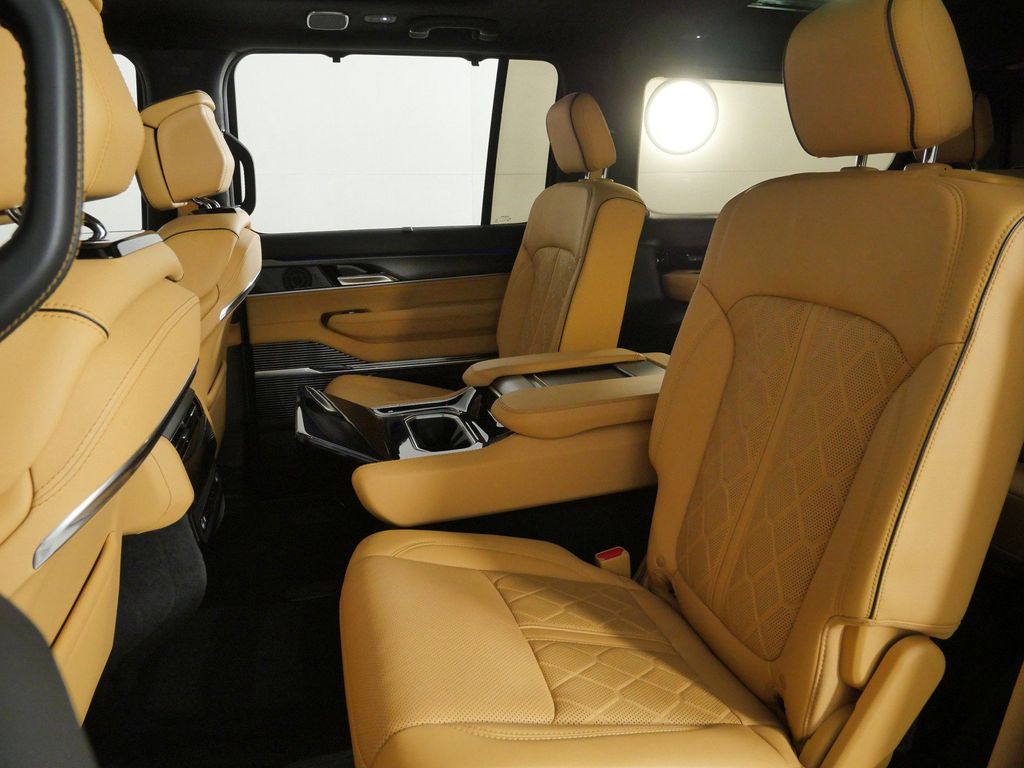 Thumbnail: 2023 Jeep Grand Wagoneer - 36
