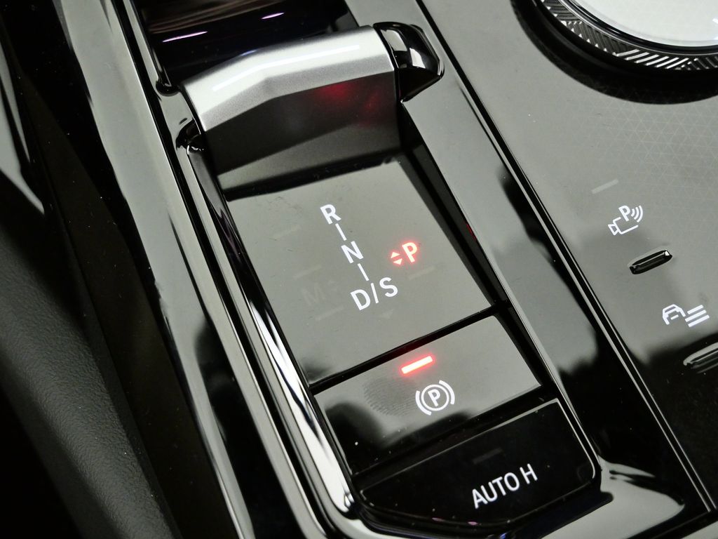 Thumbnail: 2026 BMW 5 Series - 46