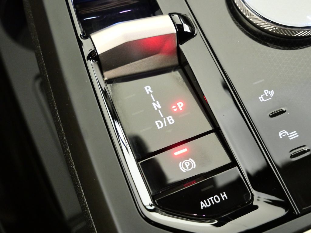 Thumbnail: 2024 BMW iX - 51