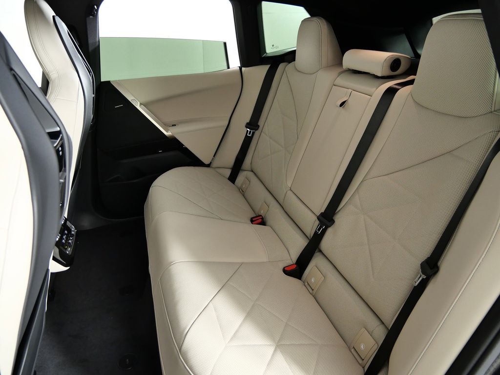 Thumbnail: 2026 BMW iX - 31