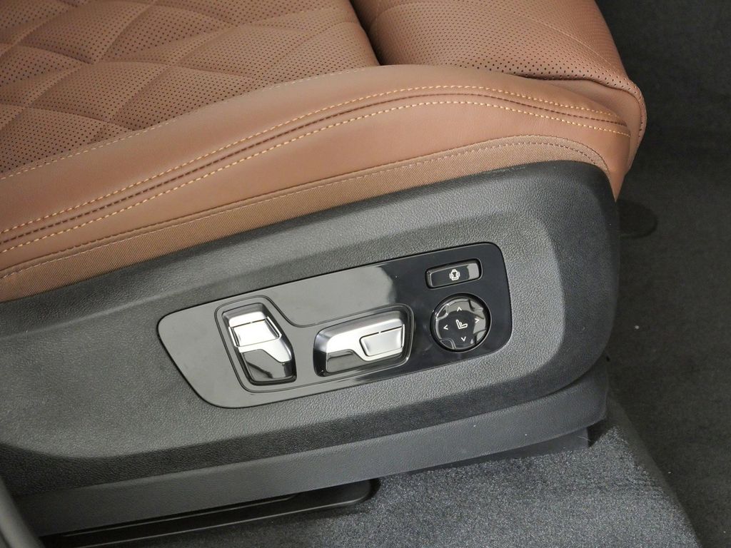 Thumbnail: 2026 BMW X5 - 22