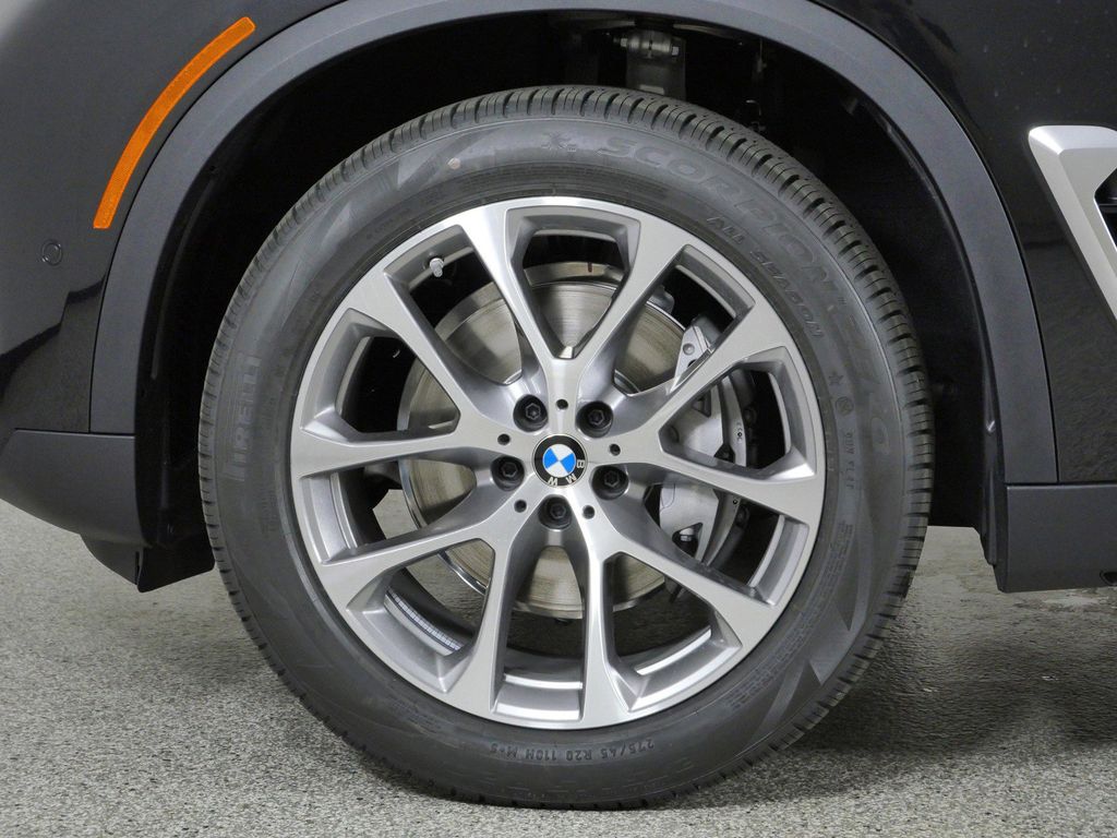 Thumbnail: 2026 BMW X5 - 16