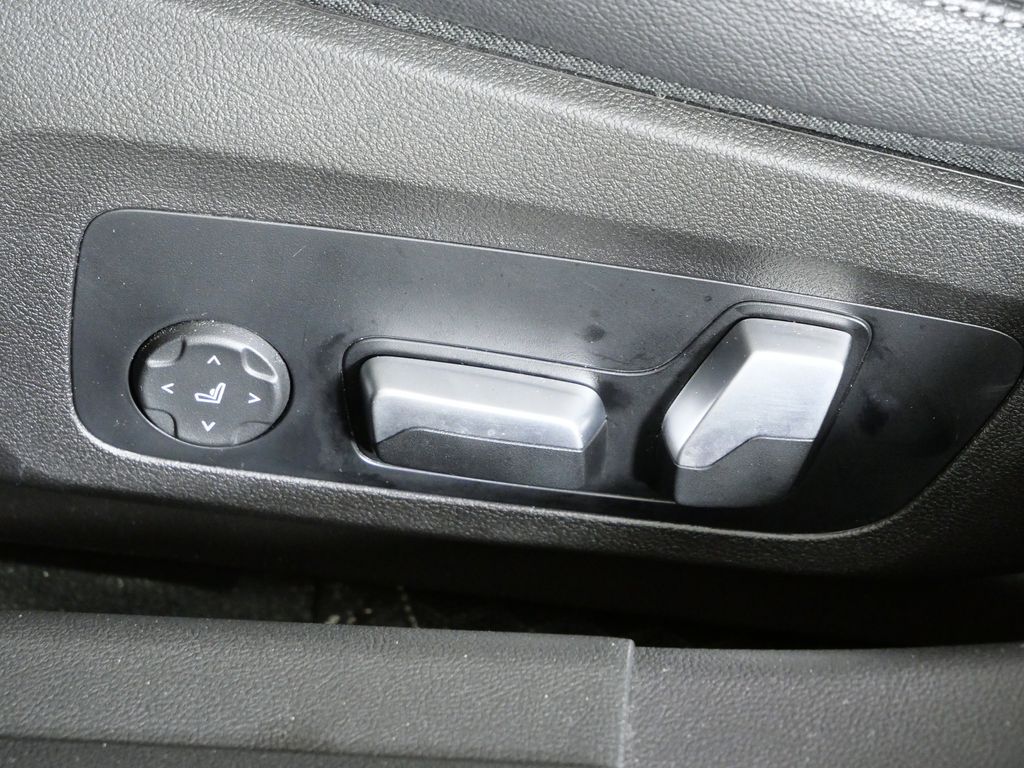 Thumbnail: 2023 BMW 3 Series - 41