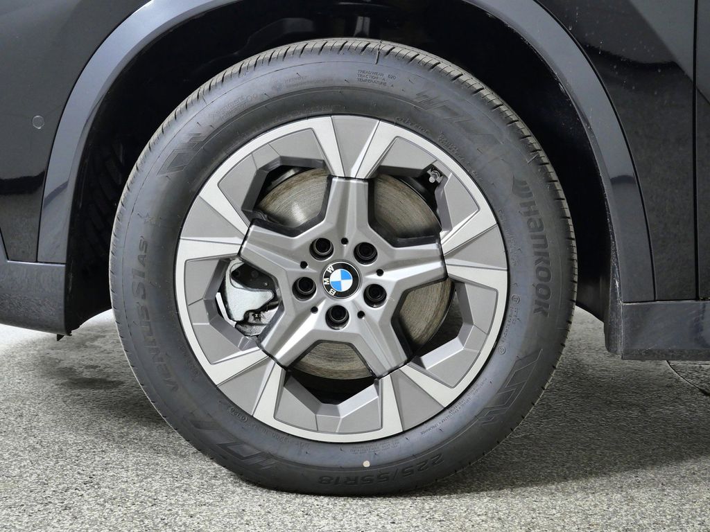 Thumbnail: 2026 BMW X1 - 17
