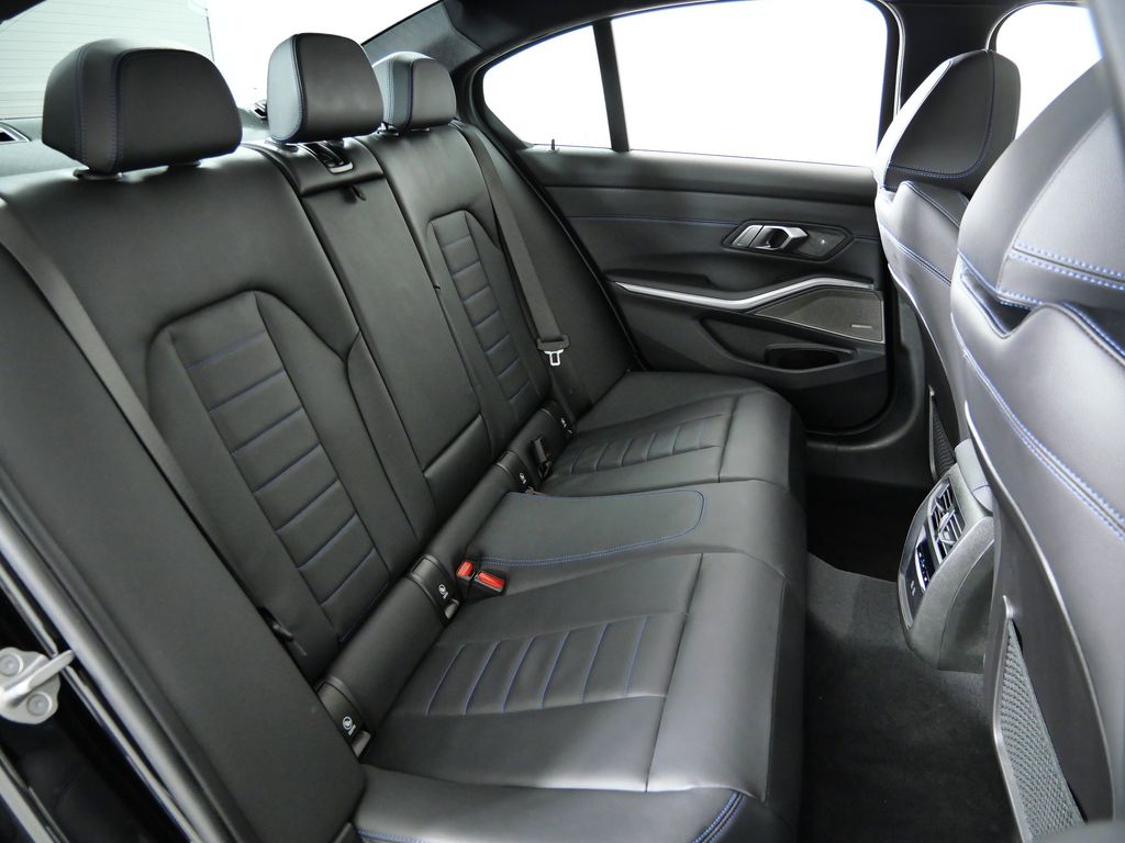 Thumbnail: 2023 BMW 3 Series - 31